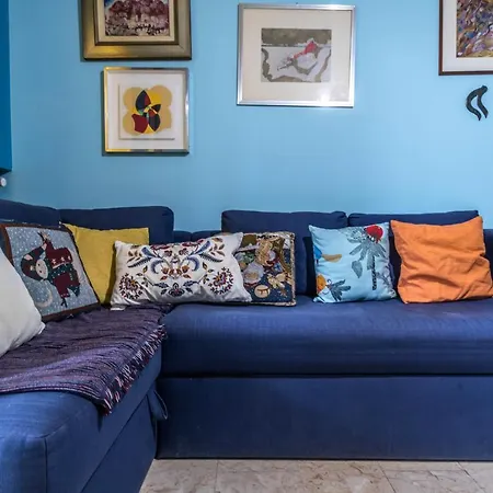 Altido Quiet Apt For 4 With Terrace Near Train Station